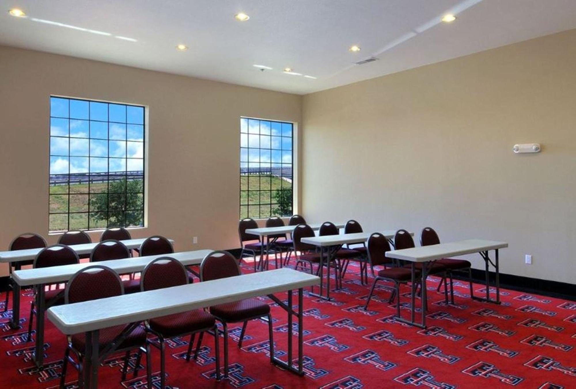 Hotel Days By Wyndham South Lubbock